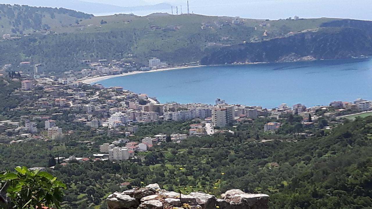 Castle Hotel Himare Exteriör bild